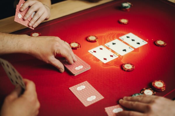 Tapis Multijeux Taille 2 : Rubis, Le coeur des cartes